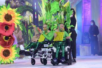 La XIII Gala de la Integración viste el escenario del Carnaval de La Tierra con el desfile de sus participantes/Lpcarnaval.